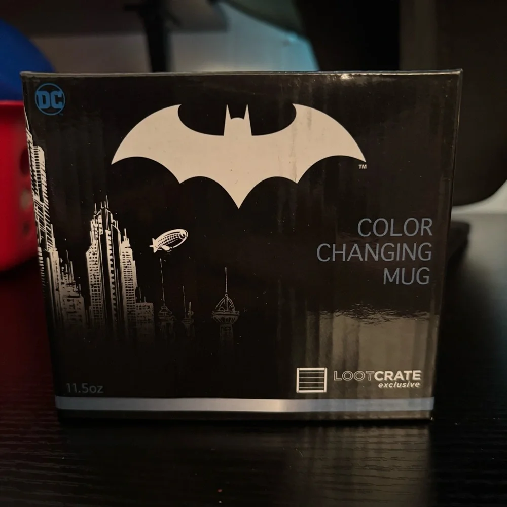 Color Changing Batman and Joker DC Black and White Gotham Skyline Ceramic Mug - Picture 2 of 6